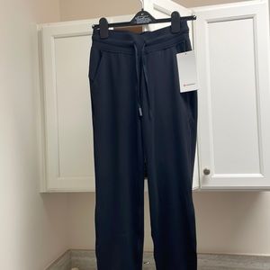 Size 4 ready to rulu pant. Black.